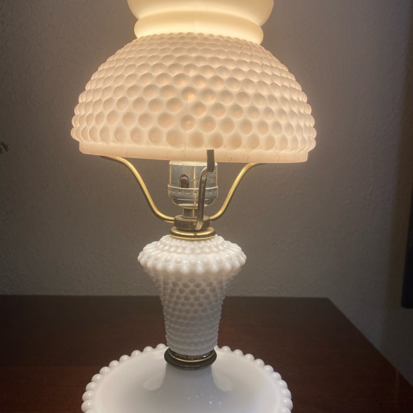 Vintage, Hobnail Milk Glass Table Lamp with a Crumpled Ruffled Edge - Picture 8 of 11